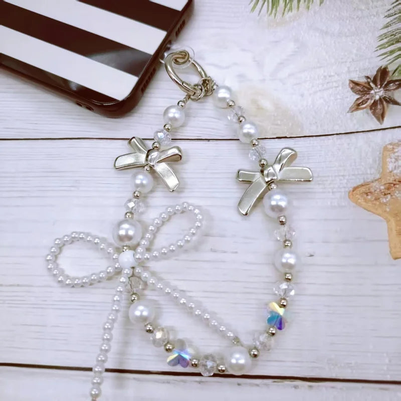 Holiday party gifts for family and friends, pearls, bows, bead chains, bags, keychains, phone cases, pendants