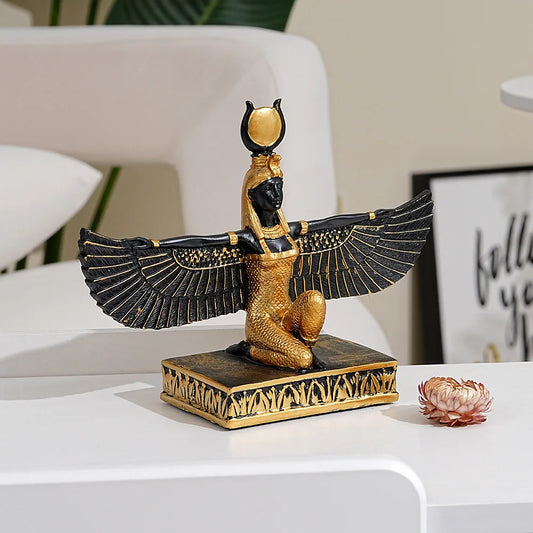 Ancient Egyptian Isis Souvenir Goddess Statue: Resin Decorative Ornament for Entryway or TV Cabinet in A Light Luxury Style